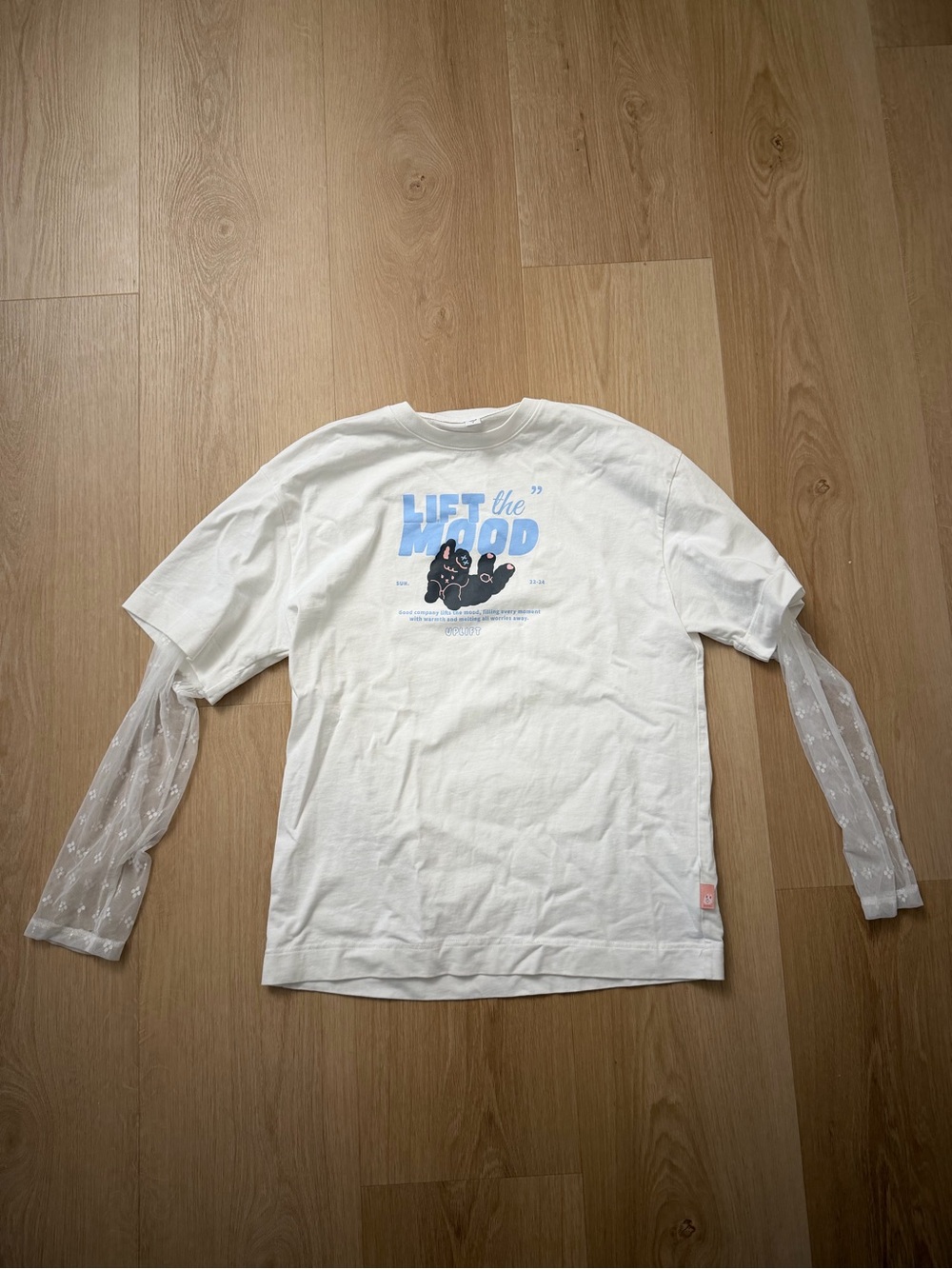 White Graphic Long-Sleeve Layered Lace Mesh Tee with Blue Print
